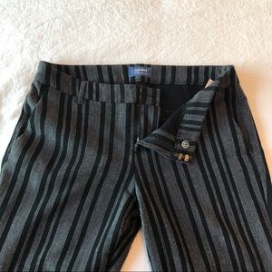 Old Navy B&W pinstriped ankle pants